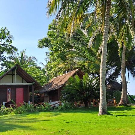 Bungalow Îles Îles Karimunjawa Extérieur photo